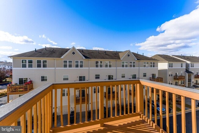 Building Photo - 42235 San Juan Terrace