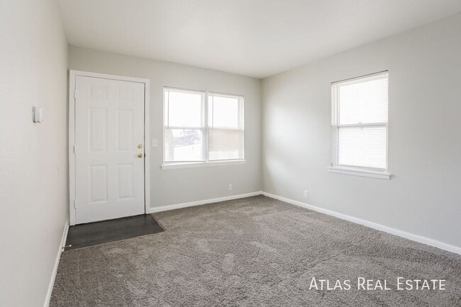 Building Photo - 4809 NW Homestead Rd