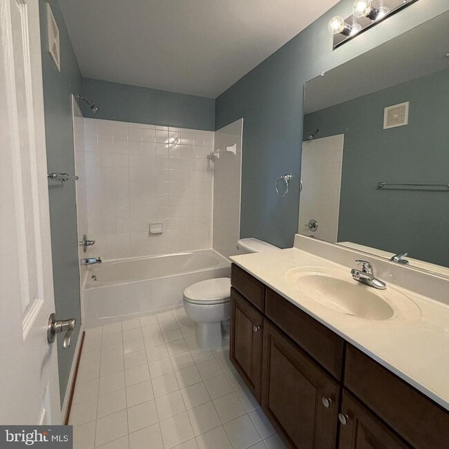 Building Photo - 6765 Hampton Bay Ln