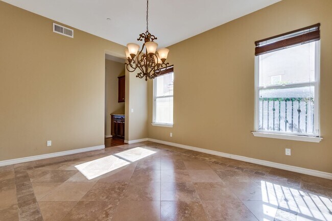 Building Photo - Beautiful 4 bedroom, 4.5 bathroom Home in the Varadero Community