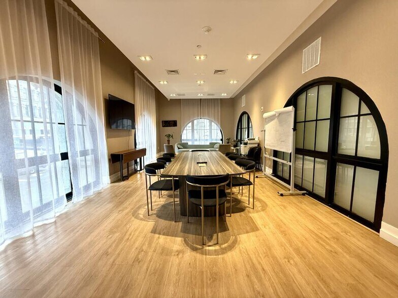 Building Photo - Open & Airy Luxury Studios