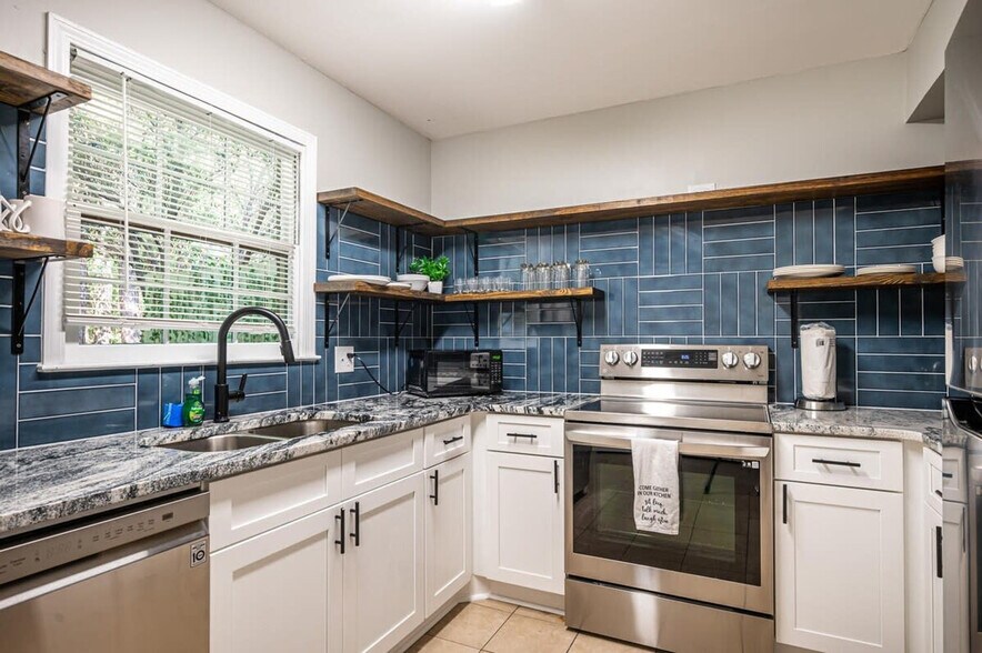 Building Photo - 1263 Sweet Pine Dr