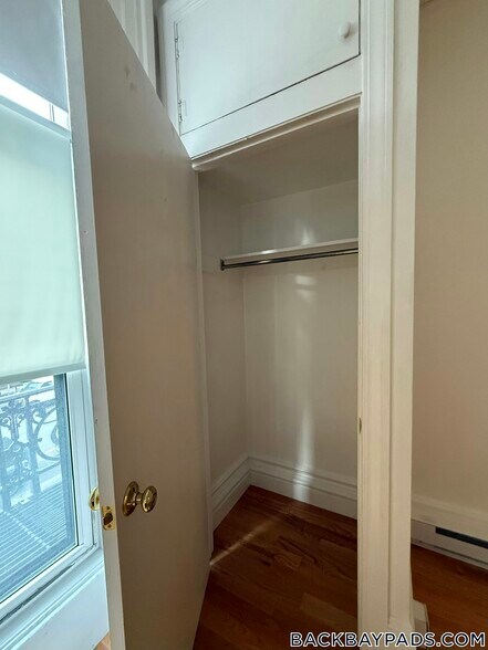 Building Photo - 405 Beacon St