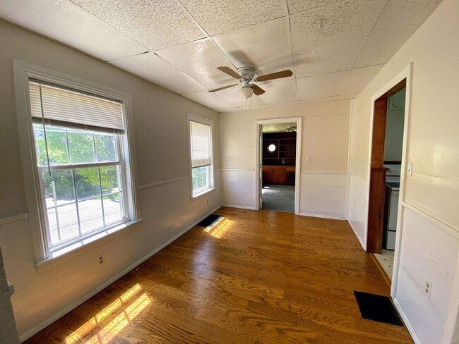 Building Photo - 1301 North- Creston neighborhood- Water Included