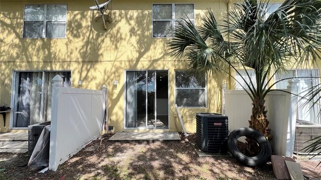 Building Photo - 5350 Paradise Cay Cir