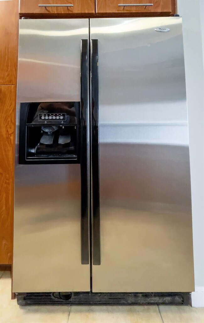 Building Photo - 2343 Vintage Dr