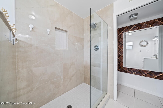 Building Photo - 295 Spruce Ave