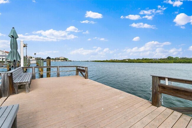 Building Photo - 19111 Vista Bay Dr