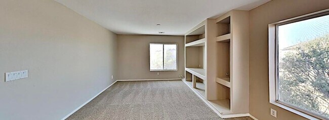 Building Photo - 4 Bedroom, 3 Bath Coming Soon!!