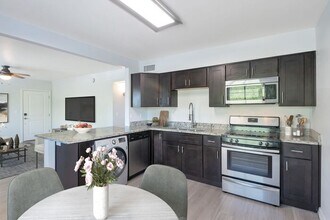 Building Photo - ONE MONTH FREE ON LEASE THROUGH 7/31/26! U...