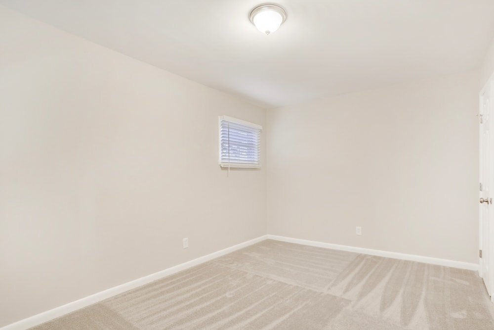 Building Photo - 1873 Shamrock Dr