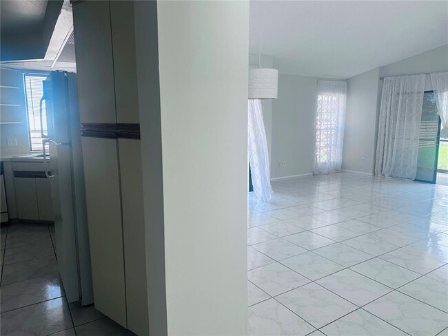 Building Photo - 6256 Gardenview Ct