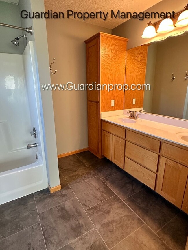 Building Photo - Brooklyn Park Single Family Home, Dishwash...