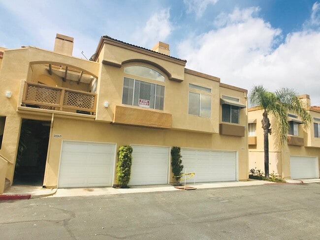 Upper Unit, with cozy balcony! - 28265 Via Fierro