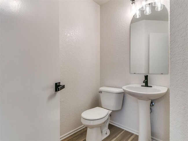 Building Photo - 3504 Quail Run Dr