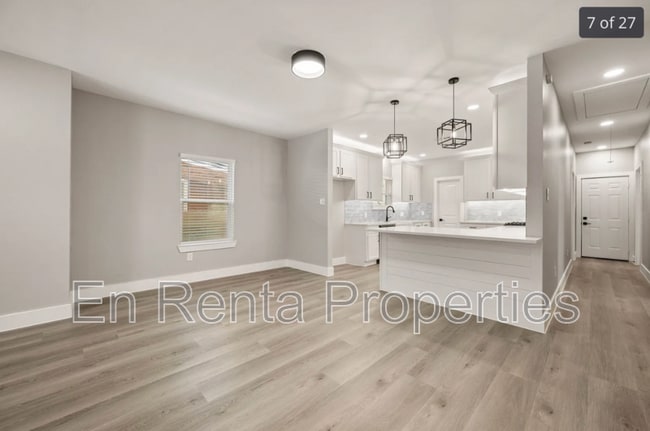 Building Photo - 3329 Hemphill St