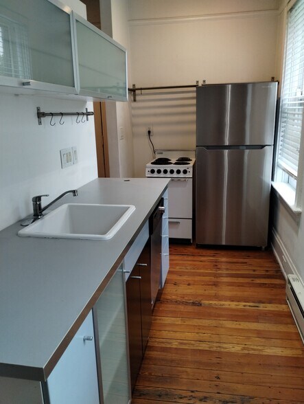 Building Photo - 3947 Elsmere Ave