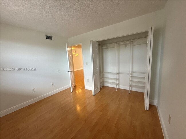 Building Photo - 9979 Nob Hill Ln