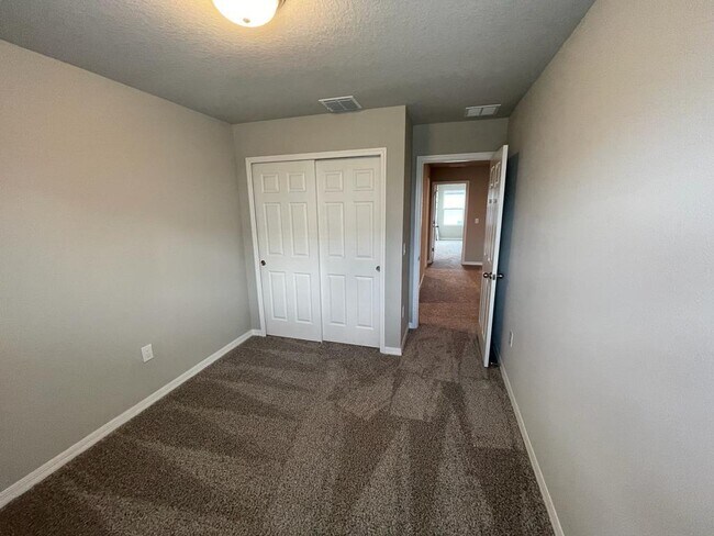 Building Photo - 513 Legacy Lp