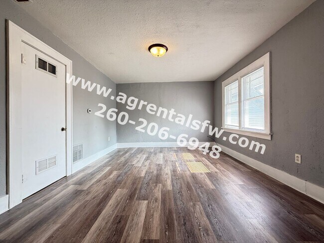 Building Photo - 209 S West St