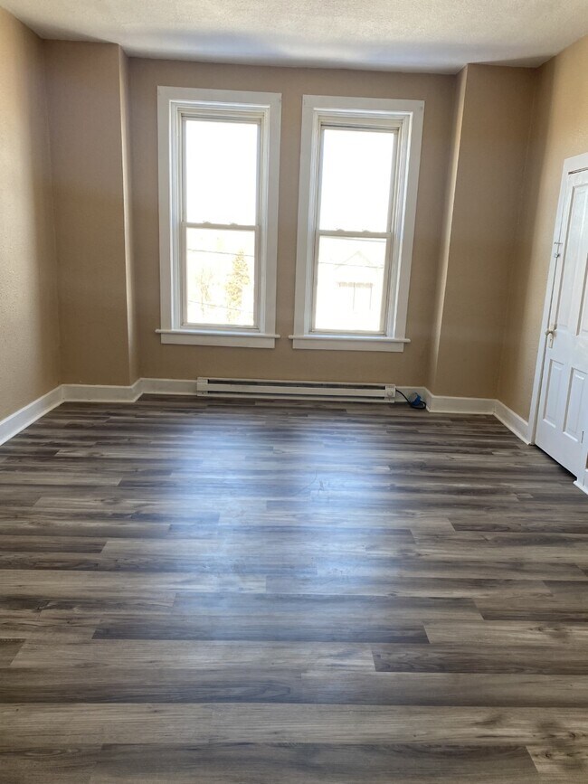 Building Photo - 1502 Jules St