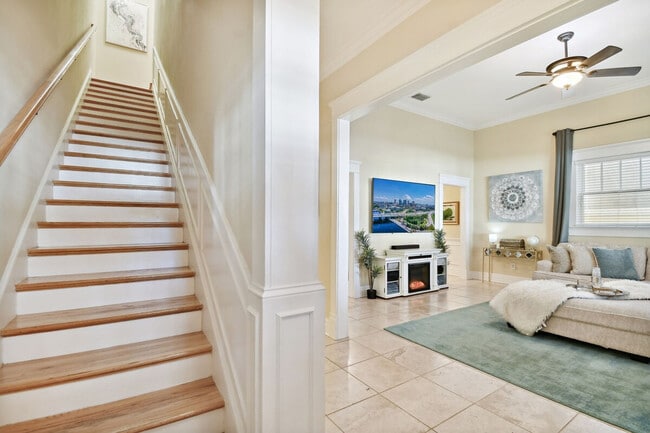 Building Photo - 607 S Orleans Ave