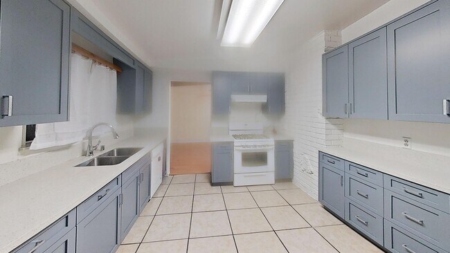 Building Photo - 38849 Yucca Tree St