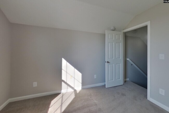Building Photo - 819 Chablis Dr