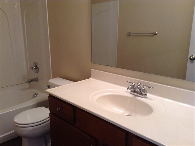 Building Photo - 2305 Treetop Ln