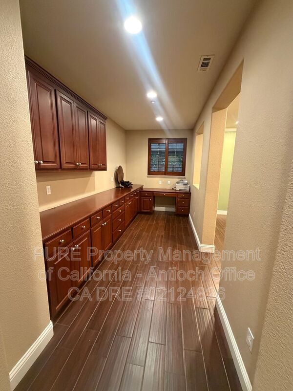 Building Photo - 80 Bottlebrush Ct