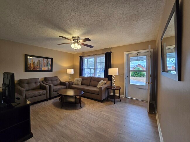 Building Photo - 1565 Jefferson Rd