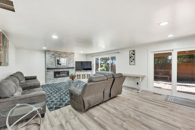 Building Photo - 21439 129th Pl SE