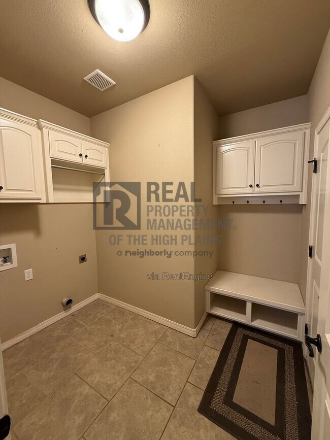 Building Photo - 6008 S Fannin St