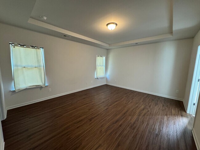 Building Photo - Newer 3/2.5 House in Armuchee- $1,995