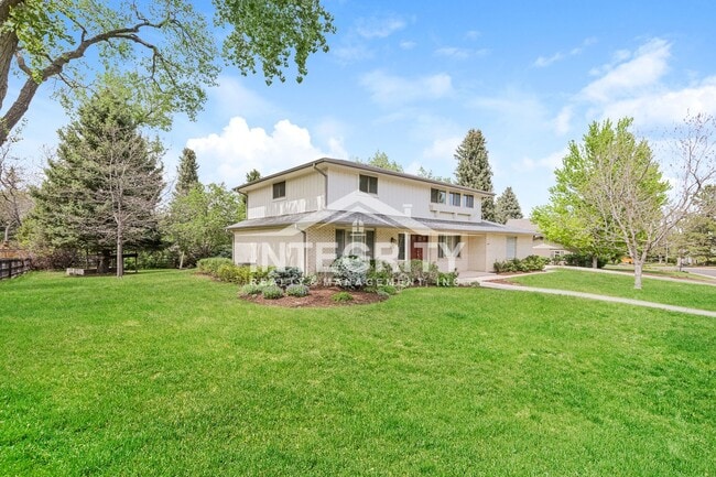Building Photo - 5051 W Portland Dr