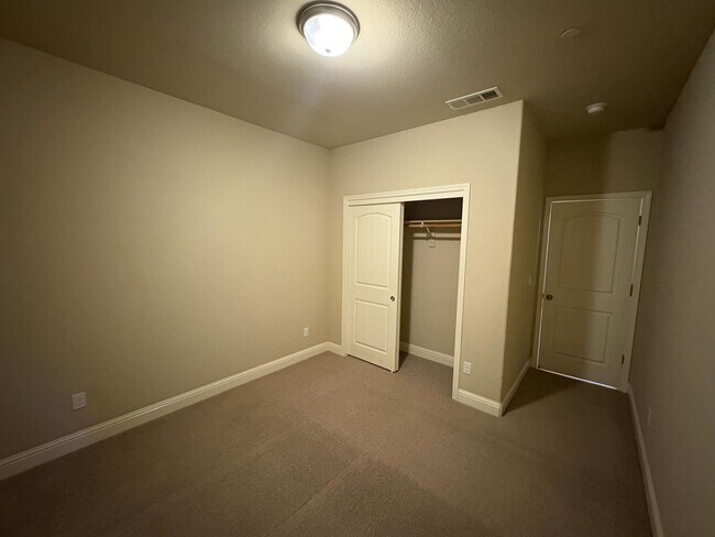 Building Photo - Lennar built home, coming soon!