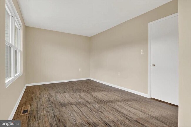 Building Photo - 814 Showell Ct