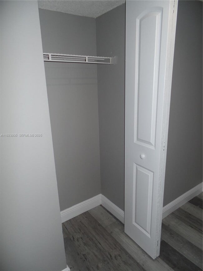 Building Photo - 5612 Rock Island Rd