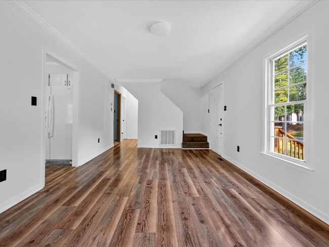 Building Photo - 3512 Castlebury Dr