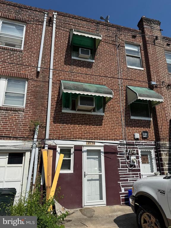 Building Photo - 6738 Grovers Ave
