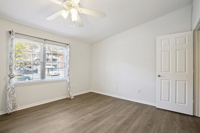 Bedroom - 6800 Glenridge Dr