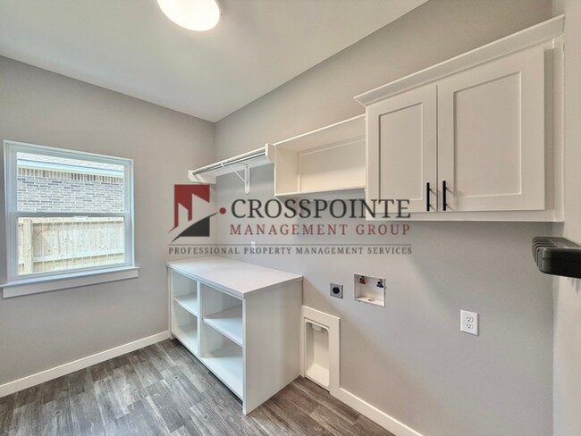 Building Photo - Spacious 4-Bedroom Home with 2.5 Bathrooms, 2-Car Garage & Fenced Yard