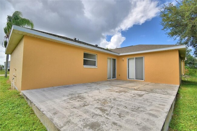 Building Photo - 223 Grouper Ct