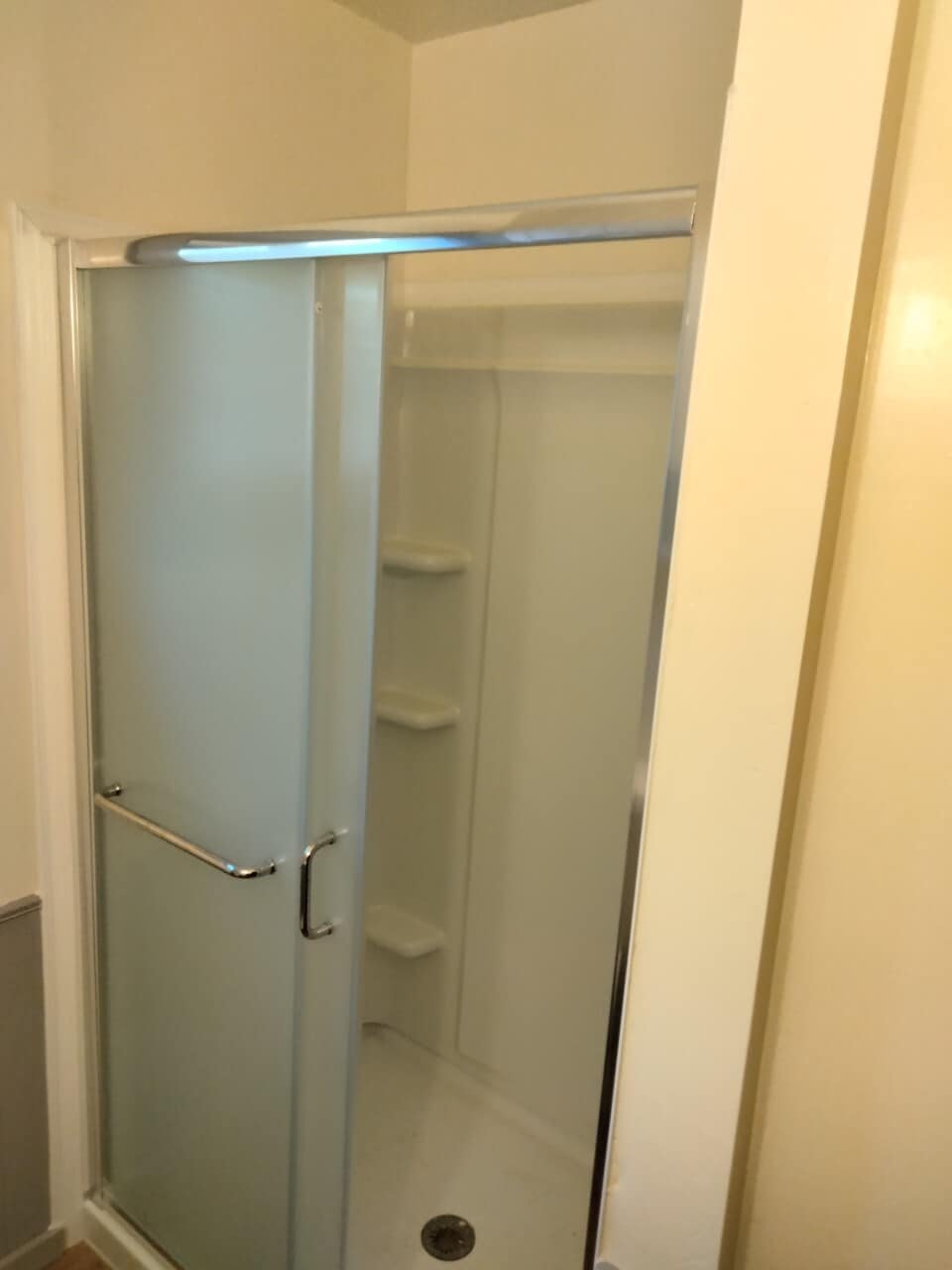 downstairs bathroom shower--brand new - 415 S 5th Ave