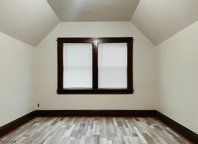 Building Photo - 103 Knapp Ave