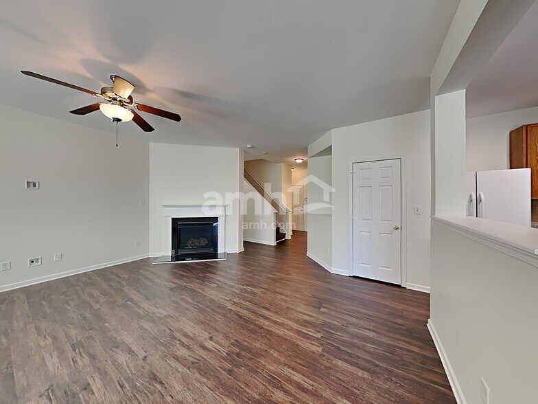 Building Photo - 1009 Skillbeck Rd