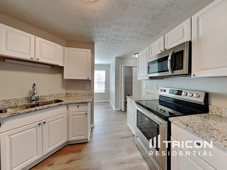 Building Photo - 1528 Cardinal Ln