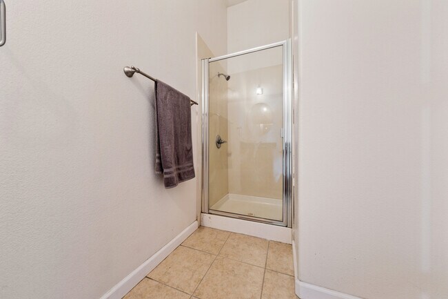 Building Photo - 1406 9th St