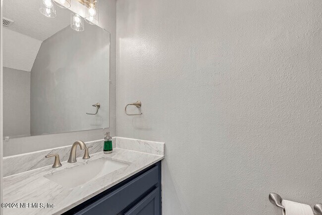 Building Photo - 12423 Forest Lake Cir E