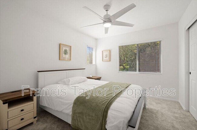 Building Photo - 285 Oak Valley Ln